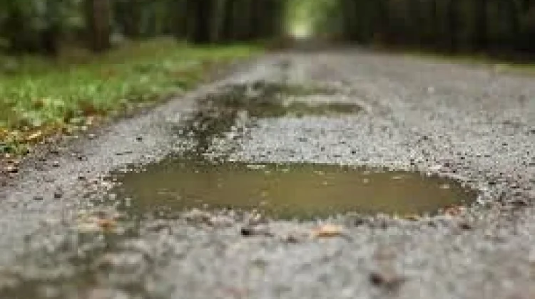 Warga Keluhkan Kondisi Drainase di Depan Hotel Pesona