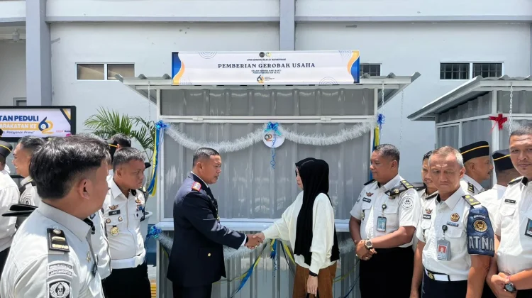 HBP-62, Lapas dan Bapas Tanjungpinang–Batam Salurkan Gerobak UMKM
