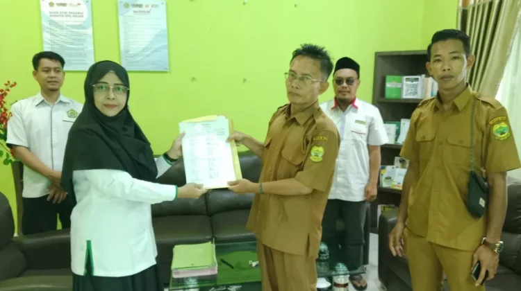 Kemenag Lingga Serahkan Dokumen Wakaf, Dorong Percepatan Legalitas Tanah