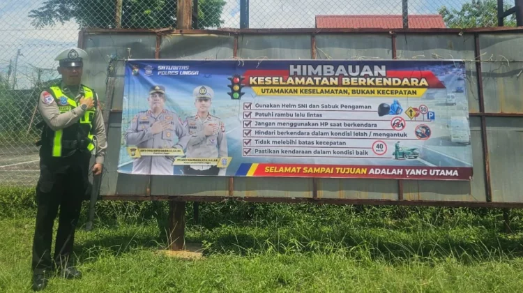 Satlantas Lingga Pasang Spanduk Tekan Pelanggaran Lalu Lintas