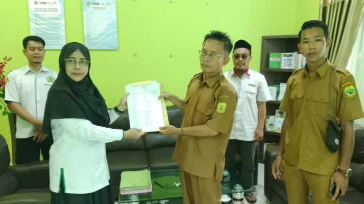 Kemenag Lingga Serahkan Dokumen Wakaf Percepat Legalitas Tanah
