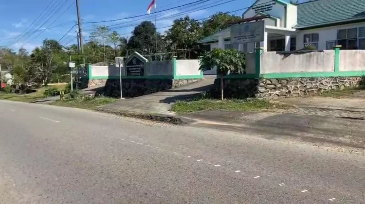 Warga Toapaya Keluhkan Jalan Rusak dan Minim Penerangan
