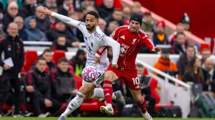 Manchester United vs Liverpool: Uji Konsistensi United atau Pembuktian Liverpool?