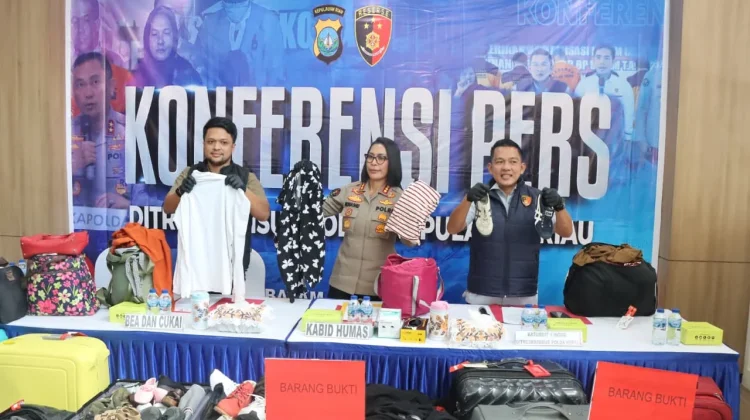 Polda Kepri Amankan Ratusan Pakaian Bekas Asal Singapura