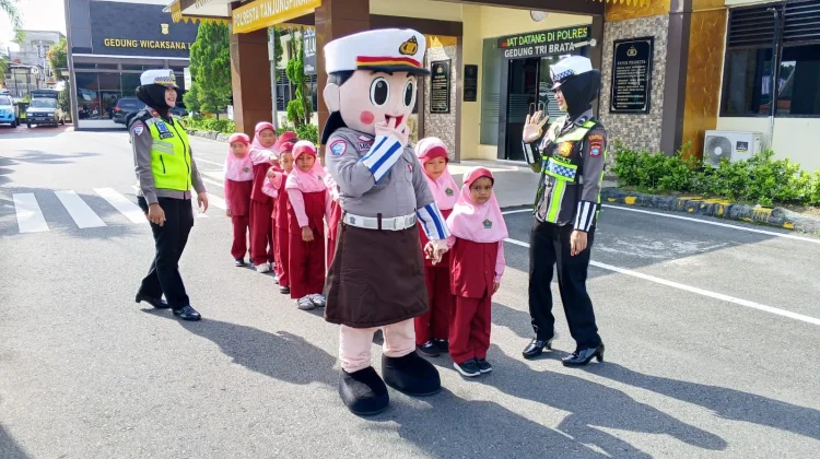 Polresta Tanjungpinang Edukasi Tertib Lalu Lintas kepada Anak Usia Dini