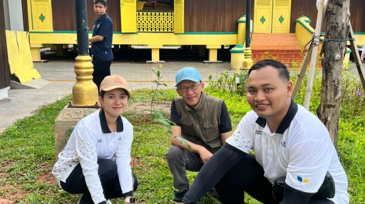 TASPEN Tanjungpinang Ikut Gerakan Wisata Bersih di Pulau Penyengat