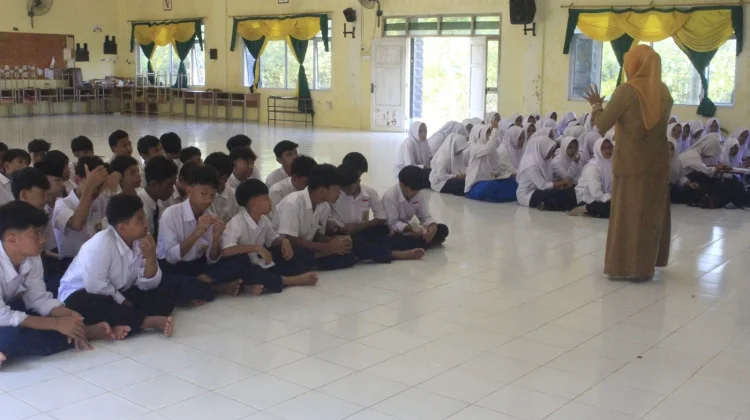 Puskesmas Toapaya Sosialisasikan Kesehatan Remaja di MTs Madani Tebuireng