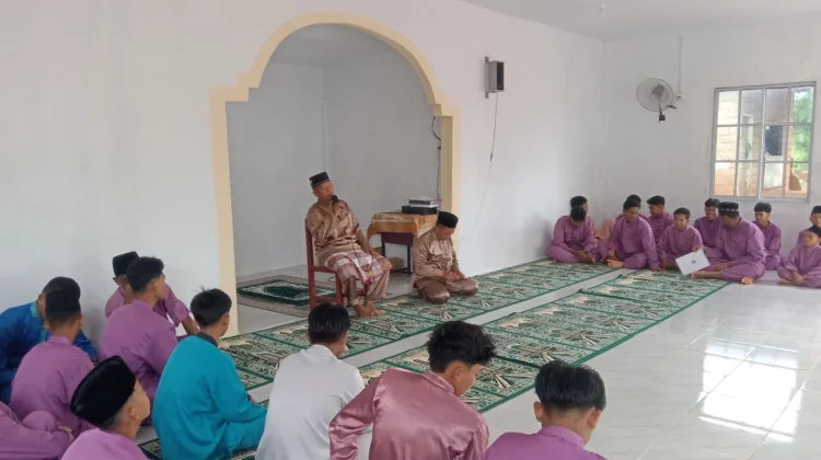 KUA Bintan Pesisir Bekali Pelajar Motivasi Amal dan Pendidikan