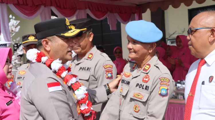 Pengabdian di Perbatasan, Kasispropam Anambas Terima Hadiah Umroh