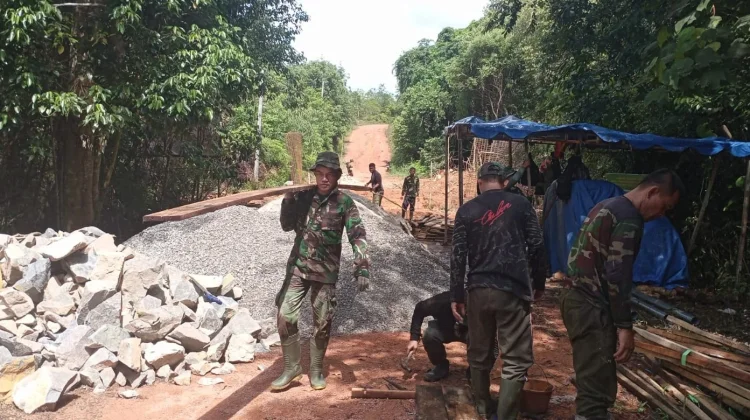 Dandim 0315 Pastikan Pembangunan Jembatan Armco Berjalan Tepat Waktu