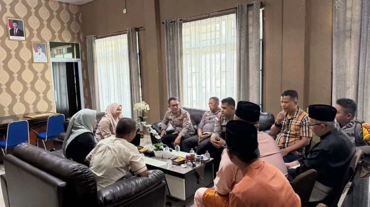 Perkuat Silaturahmi, Polsek Bintan Utara Kunjungi Camat Seri Kuala Lobam