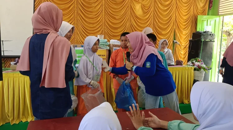 Bank Sampah KKBS dan SDN 013 Tanjungpinang Barat Cetak Generasi Peduli Lingkungan