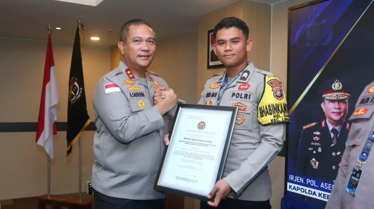 Briptu Qeis Raih Penghargaan Berkat Kepedulian Sosial Tinggi