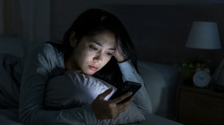 Doomscrolling Picu Stres dan Ganggu Kesehatan Mental Masyarakat