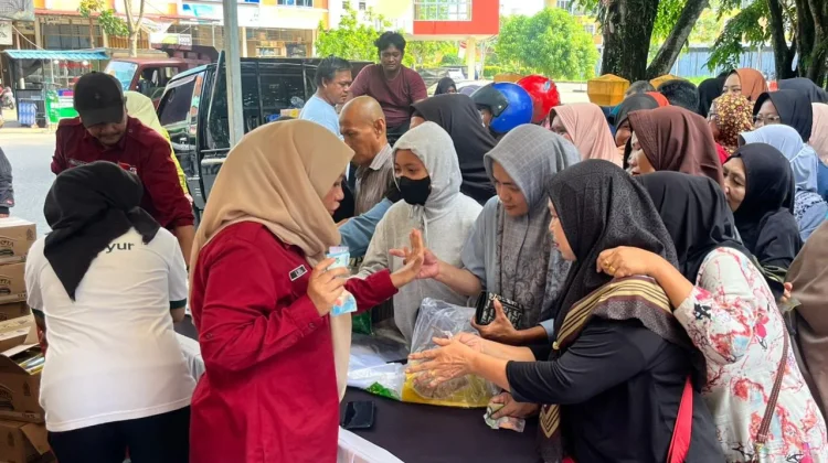 Operasi Pasar Murah Tanjungpinang Diserbu Warga Antusias Berbelanja