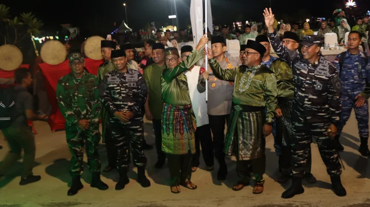 Kapolresta Tanjungpinang Pimpin Pengamanan Pawai Takbir Idul Adha 1447 H