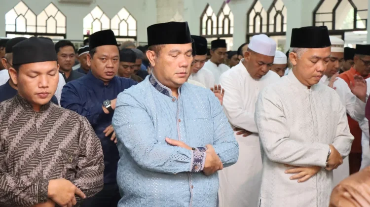 Jajaran Polda Kepri Laksanakan Sholat Idul Adha di Masjid Al Halim
