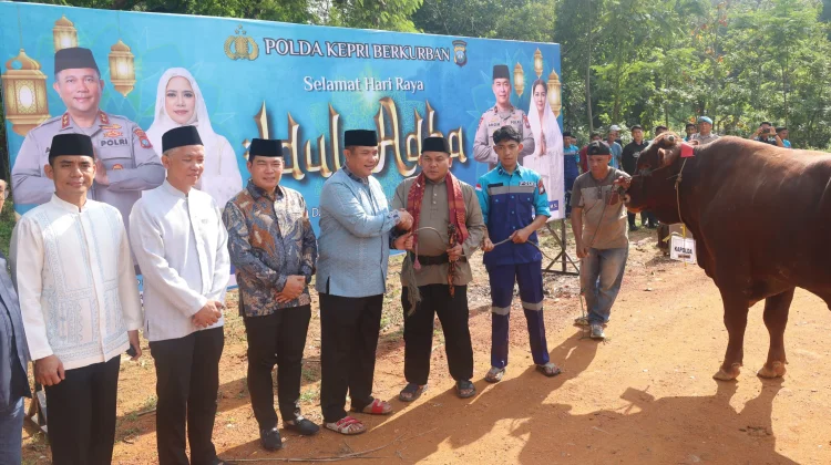 Polda Kepri Lakukan Pemotongan Hewab Qurban Idul Adha 1447 H