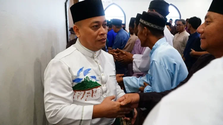 Bupati Nizar Salat Idul Adha Bersama Warga Senempek