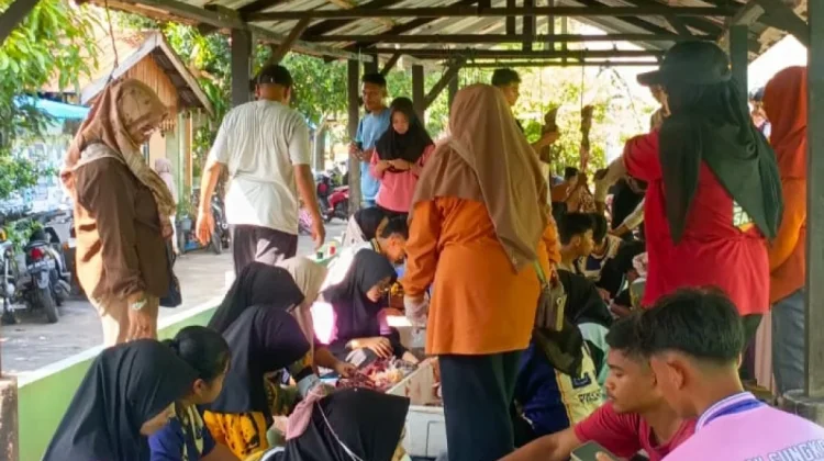 KUA Senayang Semarakkan Penyembelihan Kurban di SMA Negeri 1 Senayang