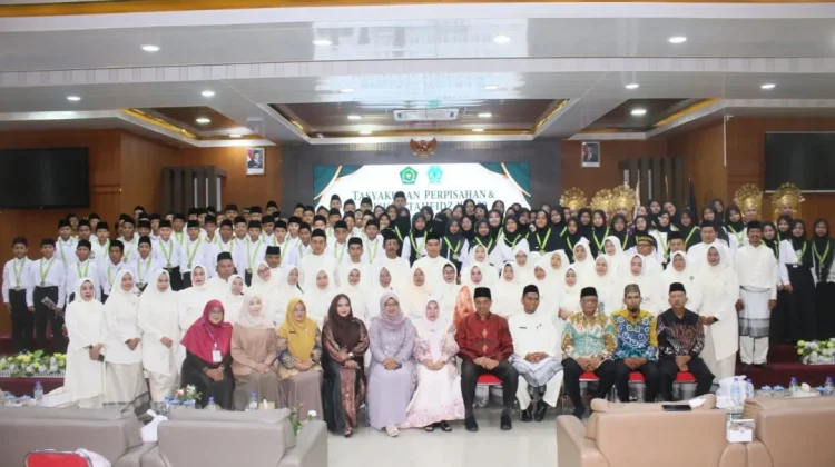 MIN Tanjungpinang Lepas 104 Siswa Madrasah dan Wisuda 23 Tahfiz
