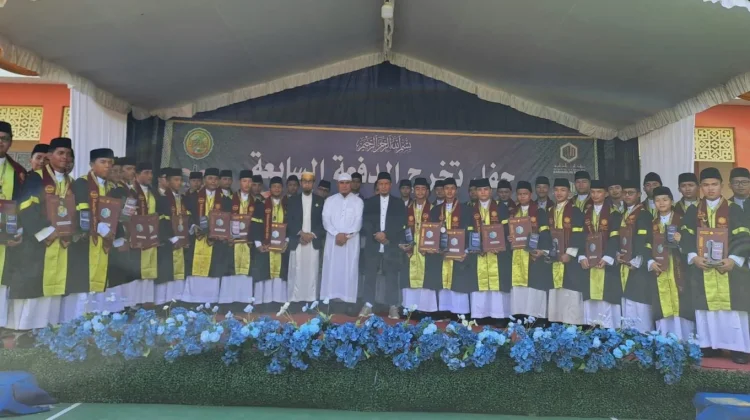 Ponpes Darussilmi Bintan Wisuda 44 Santri dan Penghafal Al-Qur’an