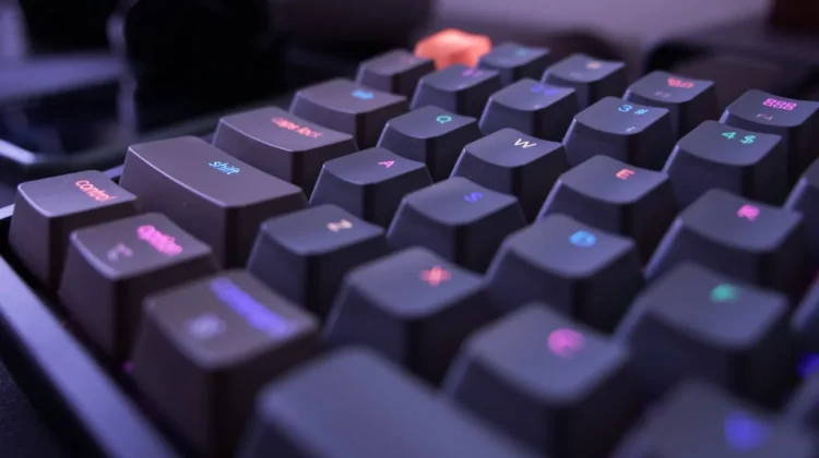 Klik-klik Keyboard yang Bikin Ketagihan