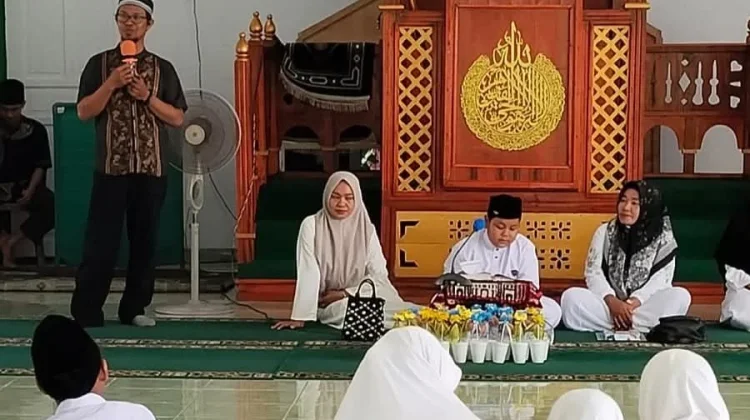 Santri TPQ Nurul Ikhlas Senayang Tuntaskan Bacaan Al-Qur'an