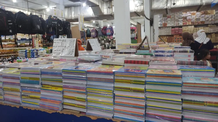 Berburu Buku dan Perlengkapan Jelang Tahun Ajaran Baru Sekolah