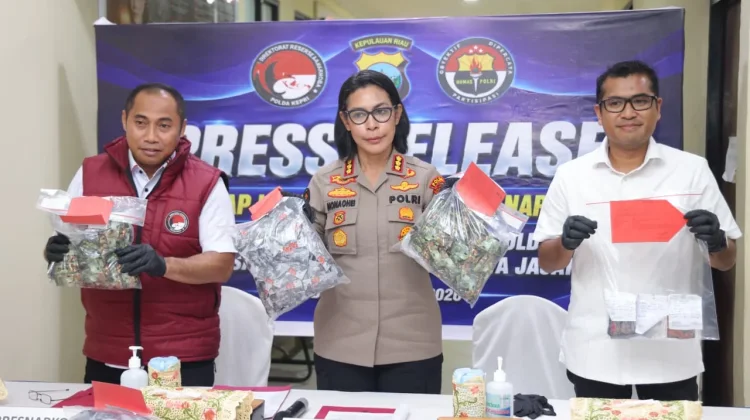 Polda Kepri Ungkap Sepuluh Kasus Narkotika, Amankan Tiga Belas Tersangka