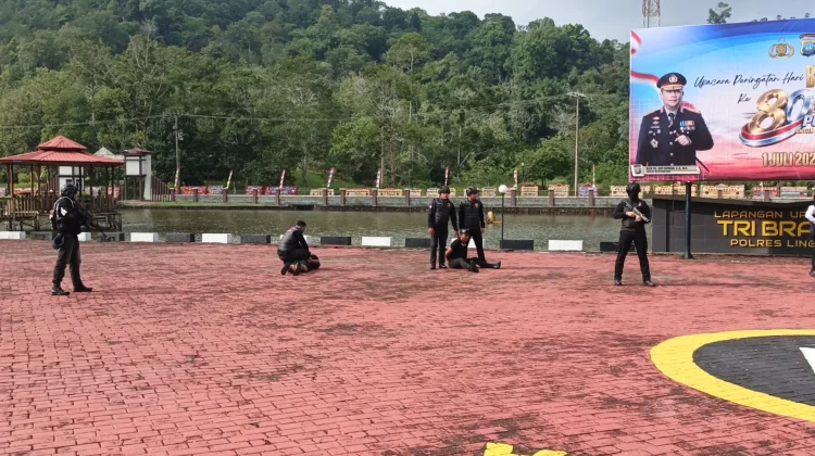 Aksi Kejar-kejaran Warnai HUT Bhayangkara ke-80