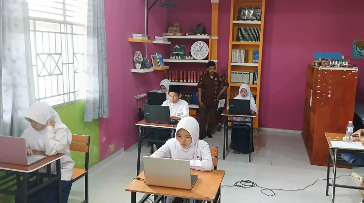 Empat Siswa MTsN Lingga Lolos OSN Provinsi