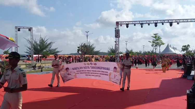 Sebanyak Empat Ribu Peserta Semarakkan Pawai Taaruf MTQ Kepri XII