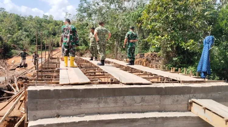 Dandim Tinjau Pembangunan Jembatan Garuda Perkuat Akses Warga Bintan