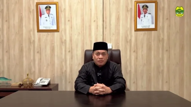 Bupati Ajak Ayah Antar Anak Hari Pertama Sekolah