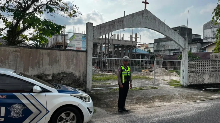 Polisi di Lingga Amankan Ibadah Jemaat Kristiani