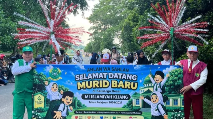 MIS Islamiyah Kijang Sambut 78 Murid Baru lewat Pawai Ta'aruf