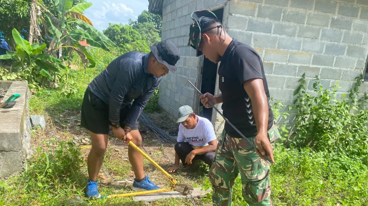 Tingkatkan Kesehatan Masyarakat, Satgas TMMD Ke-129 Bangun Fasilitas MCK di Bintan
