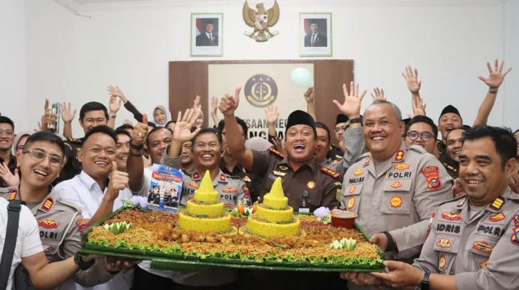 Hari Bhakti Adhyaksa, Kapolres Lingga Beri Kejutan Manis