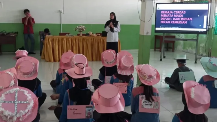 Penyuluh KUA Senayang Ajak Siswa SMA Fokus Pendidikan