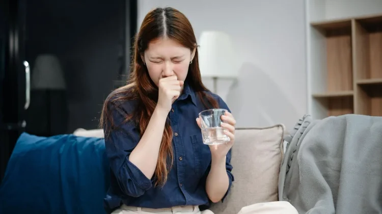 Enam Cara Mudah Meredakan Batuk Kering Secara Alami