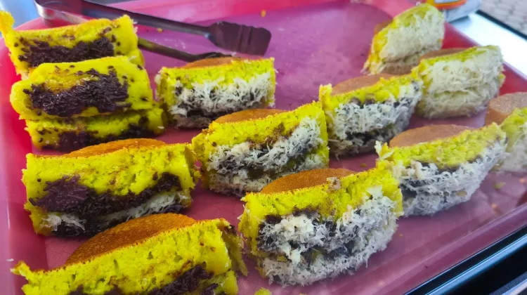 Pukis Tradisional Bertahan di Tengah Maraknya Jajanan Kekinian