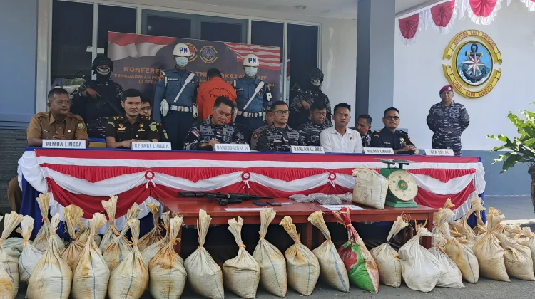 TNI AL Gagalkan Penyelundupan Timah Ilegal di Lingga