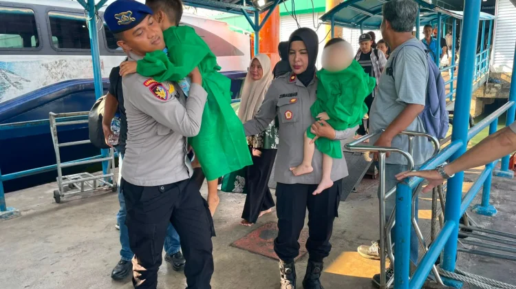 Kapal Pompong Terbalik di Perairan Tanjungpinang, Penumpang Selamat