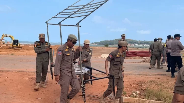 Satpol PP Relokasi Kembali 60 Lapak UMKM di Kawasan Gurindam 12