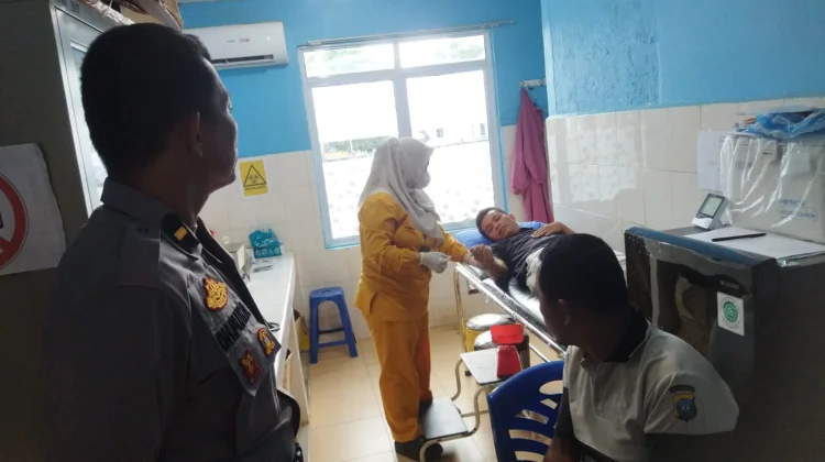 Tiga Polisi Lingga Donorkan Darah Bantu Pasien RSUD