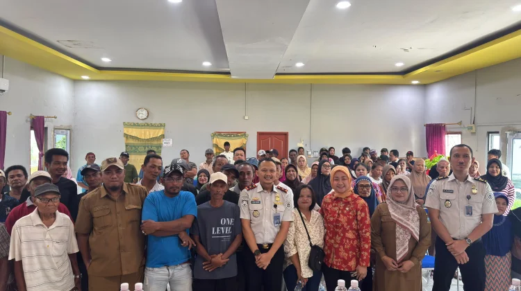 Peringati HUT Ke-81 RI,Kantor Imigrasi Tanjung Uban Salurkan Paket Bantuan Sosial