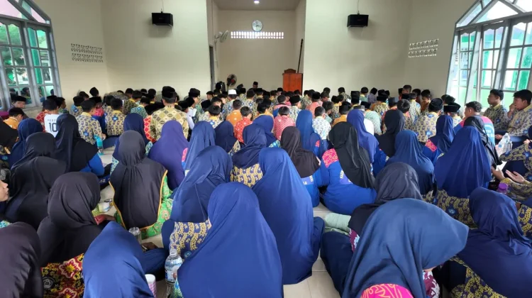 Tutup Safar, MTsN Lingga Gelar Dhuha dan Yasinan