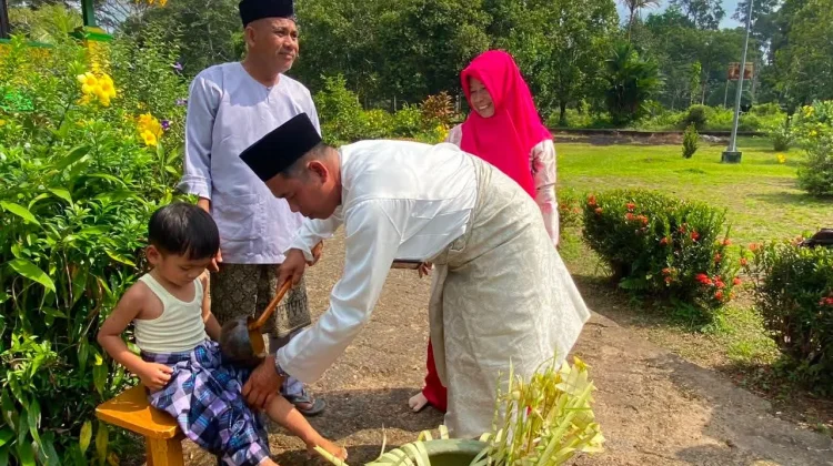 Mandi Safar di Replika Istana Damnah Rawat Tradisi Melayu