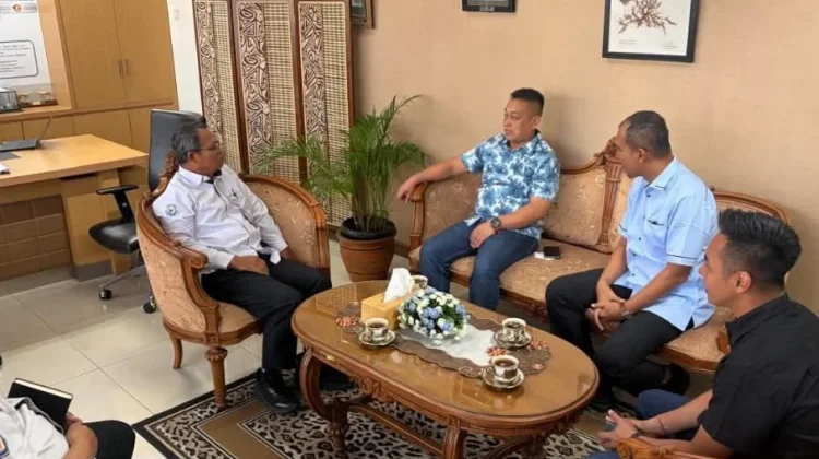 Bupati Lingga Bahas Pengembangan Budidaya Rumput Laut